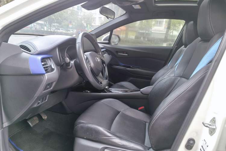 Used Toyota C-HR 2018 2.0L Luxury Sunroof Version China V Emission Standard