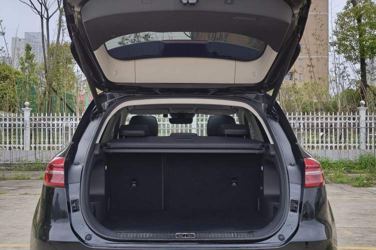 Used Hongqi HS5 2022 Facelifted Version 2.0T Smart Connect Flagship All-Wheel-Drive Edition Interior 8