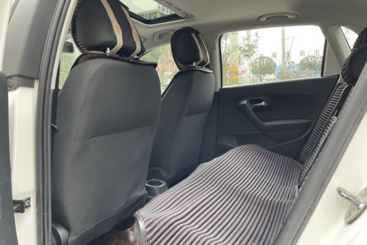 Used Volkswagen Polo 2016 1.6L Automatic Comfort Model
