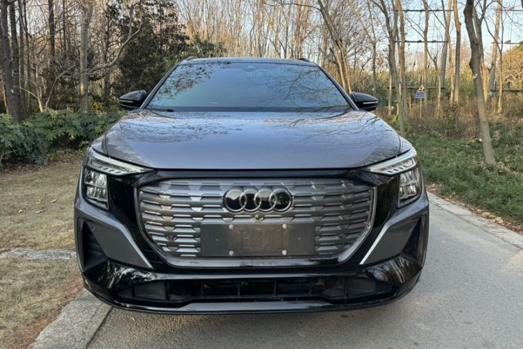 Used Audi Q5 e-tron 2023 40 e-tron Shining Edition Mecha Kit
