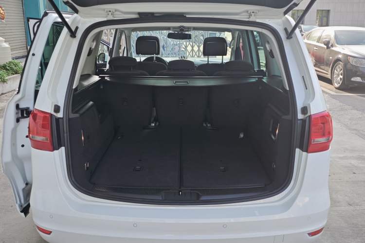 Used Volkswagen Sharan 2014 2.0 TSI Standard Model
