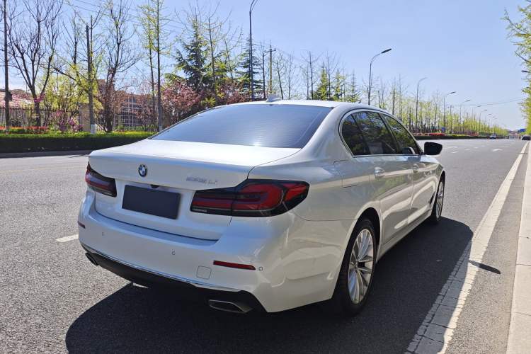 Used BMW 5 Series 2022 Second Facelift 525Li Luxury Package Exterior 4