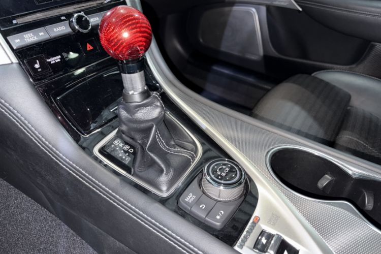 Used Infiniti Q50 2014 3.7L Luxury Sport Edition Gear Lever