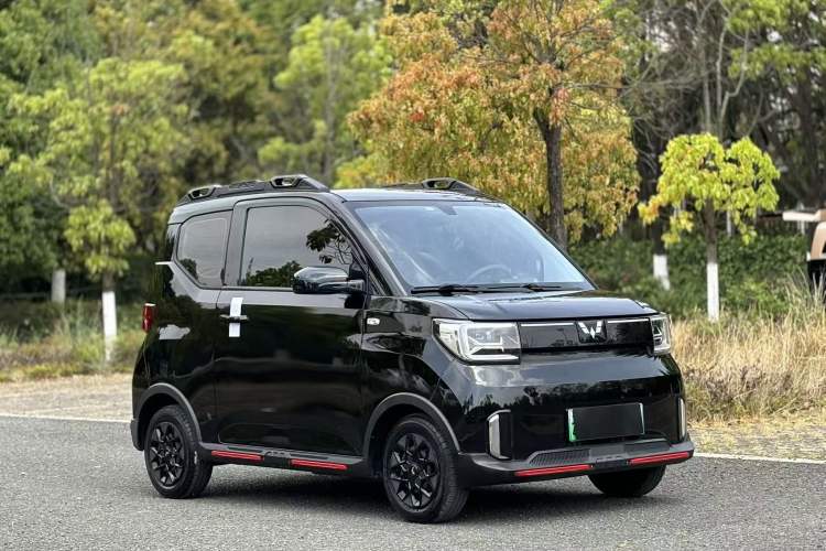 Used Wuling Hongguang MINIEV 2022 GAMEBOY 300km Enthusiast Model with Lithium Iron Phosphate Exterior 4