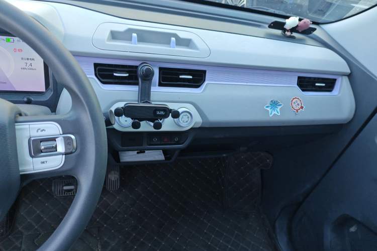 Used Chery New Energy QQ Ice Cream 2022 170km Sundae Phosphate Lithium-Ion