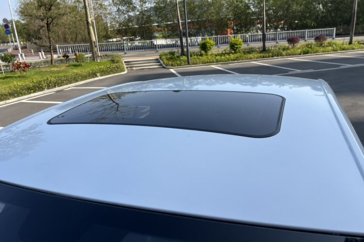 Used Roewe i5 2020 1.5L Automatic 4G Connect Luxury Flagship Edition Roof