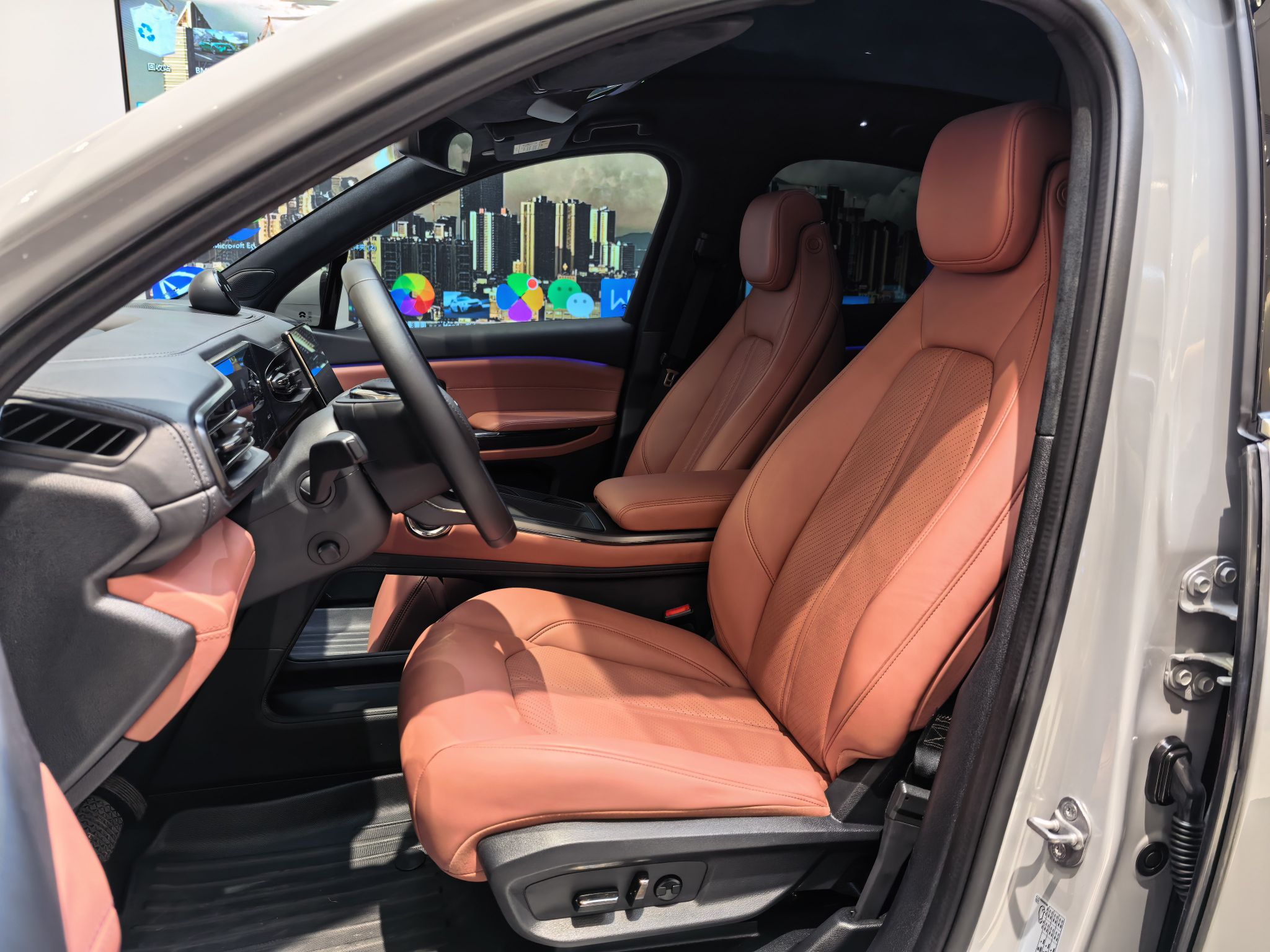 Переднее сиденье в автомобиле