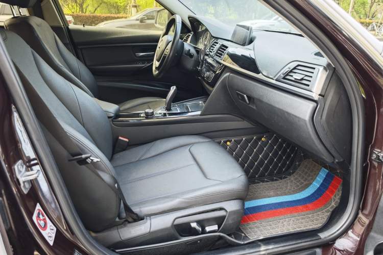 Used BMW 3 Series 2017 320Li Fashion Model Interior 9