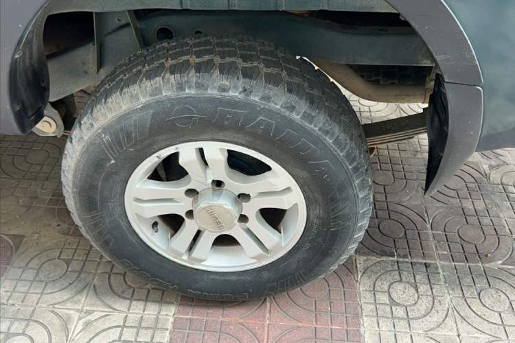 Used Higer Longwei 2015 2.8T Diesel Manual Two-Wheel Drive Big Double Classic Edition JE493