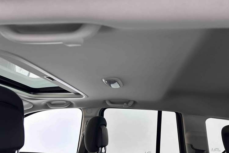 Used Jeep Compass 2015 2.0L two-wheel drive sport version Headliner