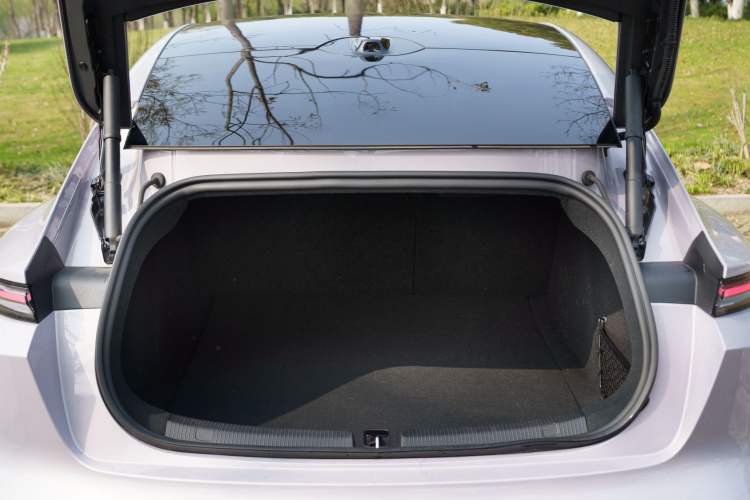 Used Nio ET5 2025 75 kWh Trunk