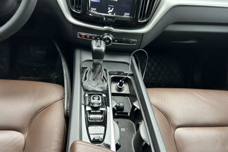 Used Volvo XC60 2019 T5 4x4 Smart Edition China VI Standard