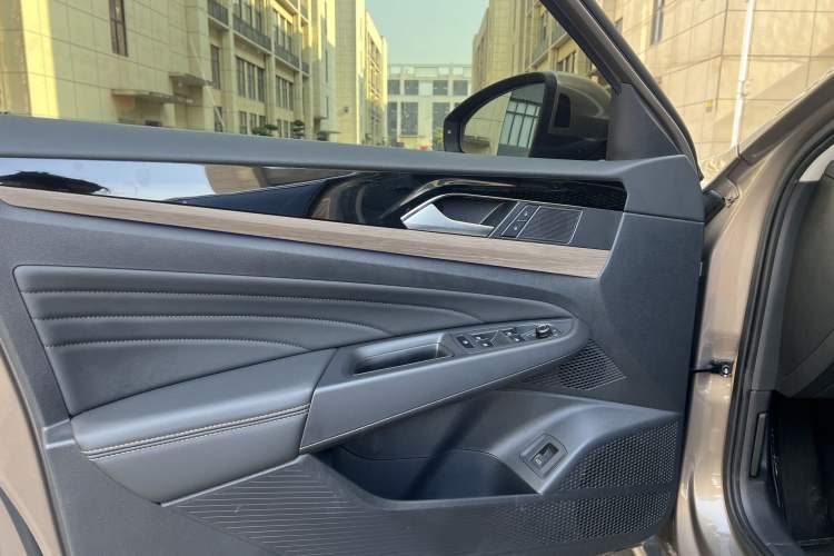 Used Volkswagen Passat 2020 330TSI Luxury Edition China VI