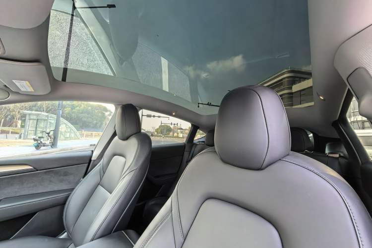 Used Tesla Model Y 2021 Long-Range All-Wheel-Drive Version 3D7