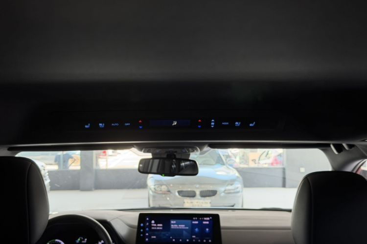 Used Toyota SIENNA 2021 2.5L Hybrid Premium Edition