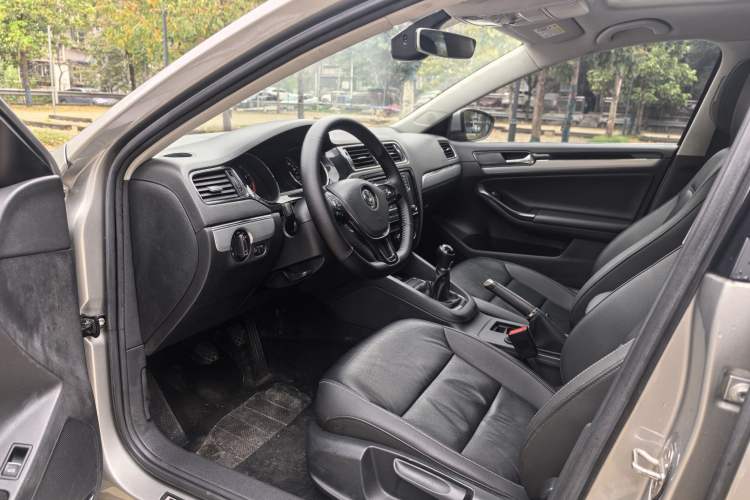 Used Volkswagen Sagitar 2018 1.6L Manual Comfort Model