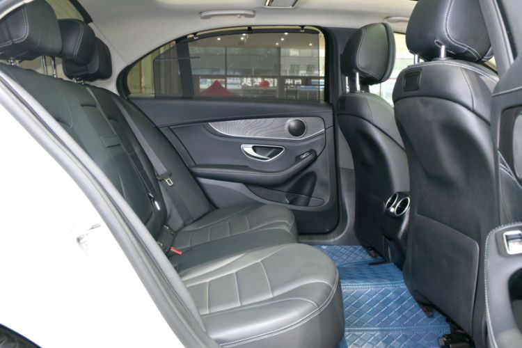 Used Mercedes-Benz C-Class 2018 C 200 L 4MATIC Sport Edition Interior 11