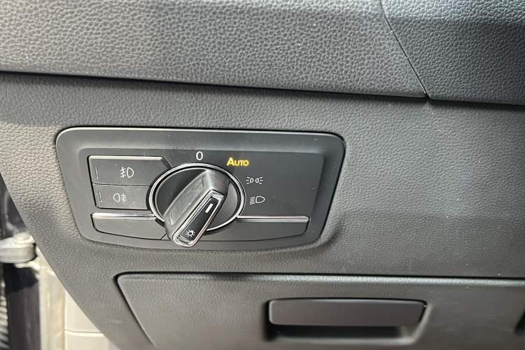 Used Volkswagen Phideon 2019 380TSI Two-Wheel Drive Business Edition China VI Standard