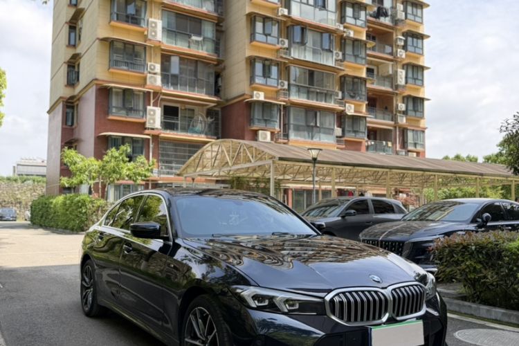 Used BMW 3 Series 2024 320Li M Sport Package Exterior 3