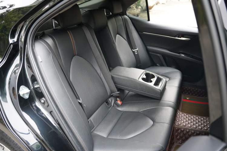 Used Toyota Camry 2021 2.0G Luxury Edition
