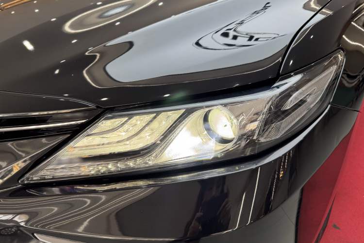 Used Toyota Camry 2021 2.0G Luxury Edition Exterior 7