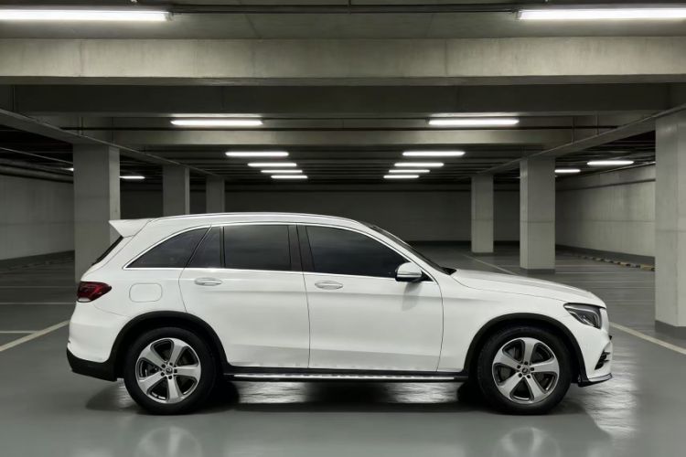 Used Mercedes-Benz GLC 2017 GLC 260 4MATIC Luxury Model
