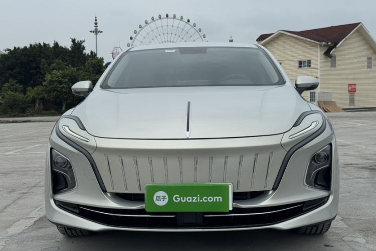 Used Hongqi E-QM5 2022 431 km Charge & Enjoy Edition