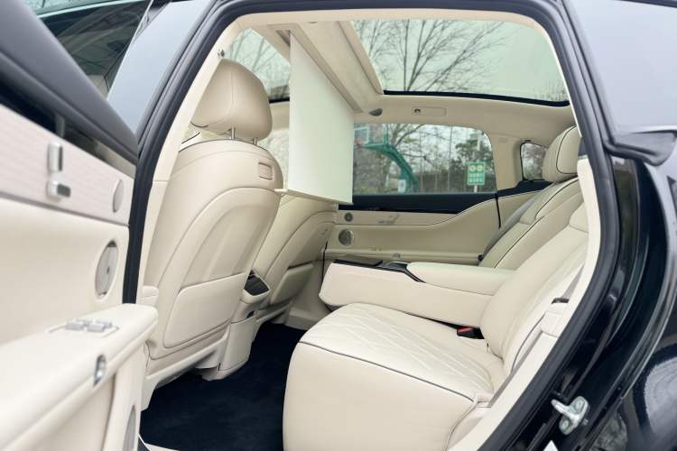 Used Hima Stelato S9 2025 Extended-Range Ultra Interior 2