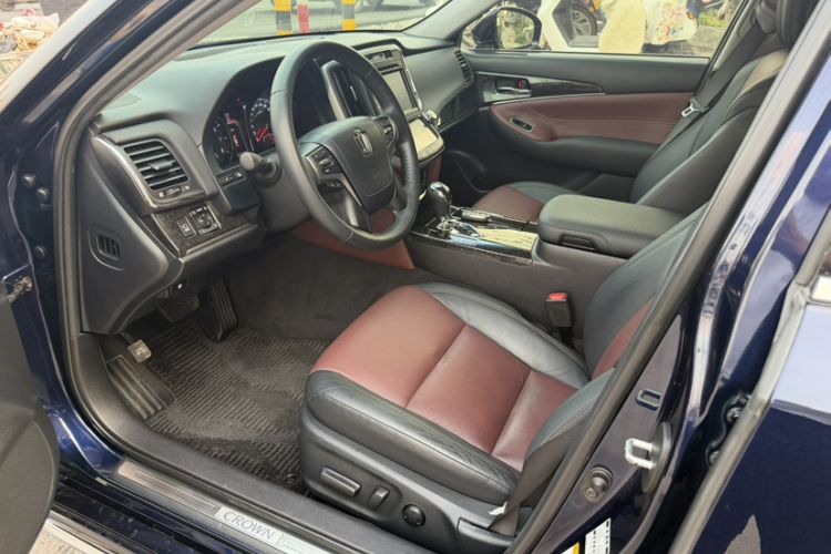 Used Toyota Crown 2018 2.0T Sport Edition Interior 2