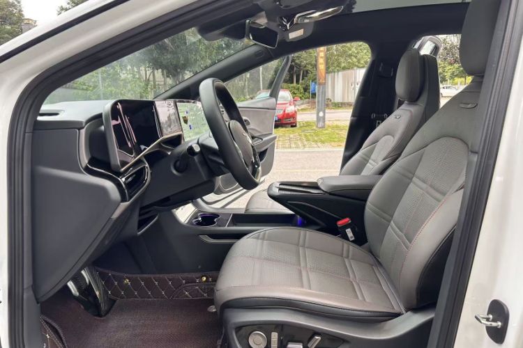 Used Hongqi EH7 2024 820 Pro Interior 1