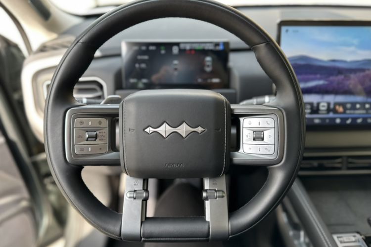 Used Formula Leopard Titanium 3 2025 501KM All-Wheel Drive Intelligent Driving Ultra Version