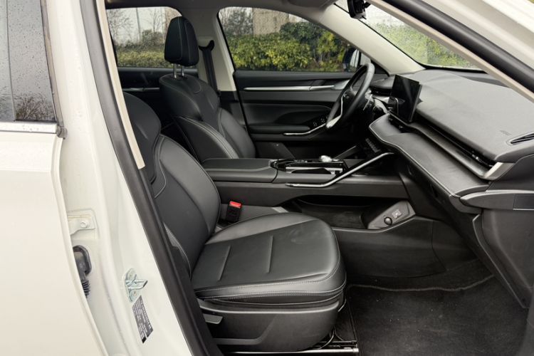 Used Haval H6 2024 1.5T Two-Wheel-Drive Classic Edition
