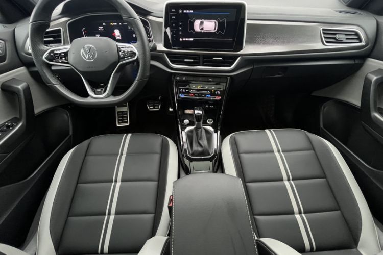 Used Volkswagen T-ROC 2023 300TSI DSG Two-Wheel-Drive Chen Guang Edition
