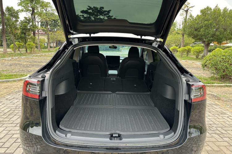 Used Tesla Model Y 2024 Rear-Wheel-Drive Version Exterior 5