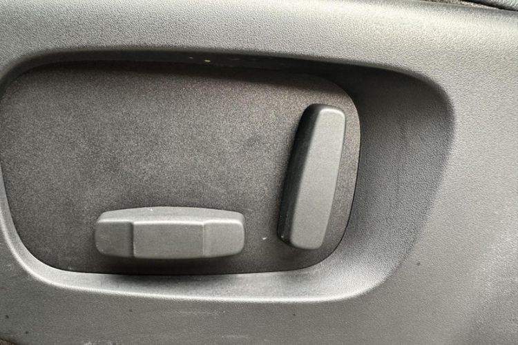 Used Land Rover Discovery Sport 2020 249 PS R-Dynamic Performance Edition Interior 3