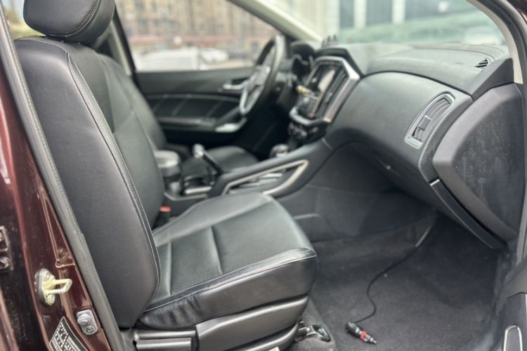 Used JMC Yusheng S350 2016 2.0T Automatic 4x4 Gasoline Luxury Version with Sunroof 7 Seats
