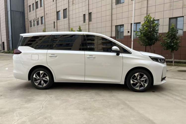 Used GAC Trumpchi M6 2023 PRO 270T DCT Luxury Edition
