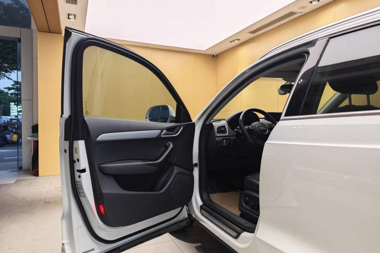 Used Audi Q3 2015 35 TFSI Millionth Anniversary Comfort Model Exterior 6