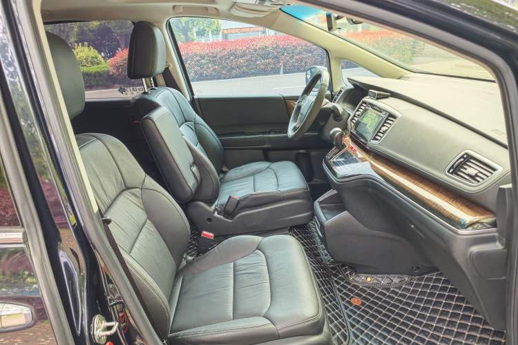 Used Honda Odyssey 2017 2.4L Smart Edition Interior 12