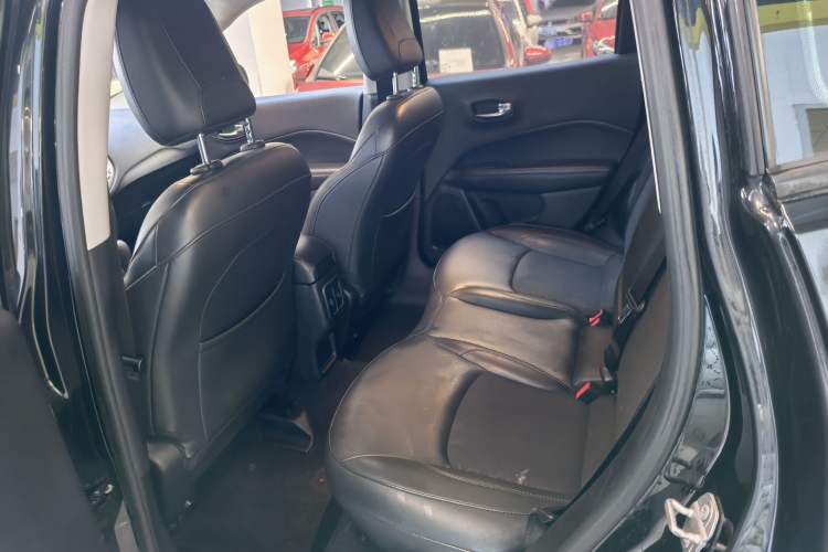 Used Jeep Compass 2019 220T Automatic Enjoyment Version
