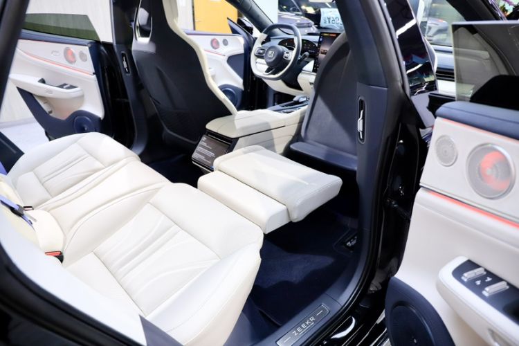 Used Zeekr 001 2026 95° All-Wheel-Drive Max Edition Interior 7