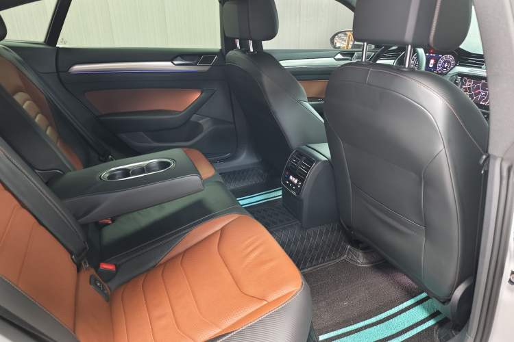 Used Volkswagen FAW-Volkswagen CC 2019 380TSI Glamour Edition China V Standard Interior 3