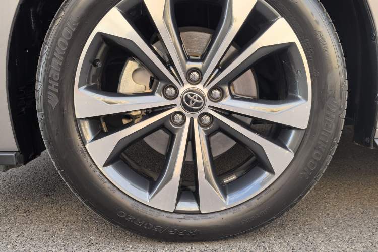 Used Toyota Granvia 2022 2.5L Hybrid Prestige Edition