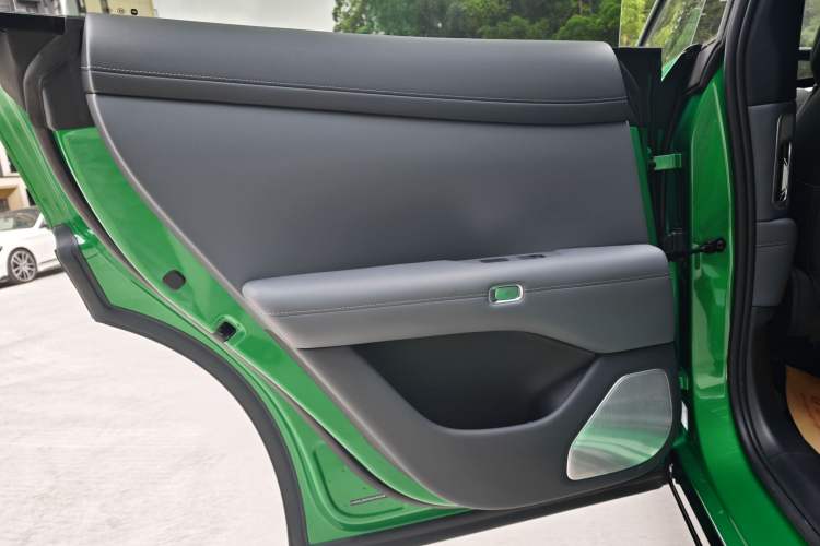 Used Xiaomi Auto YU7 2025 Ultra-Long Range Rear-Wheel Drive Version Interior 7