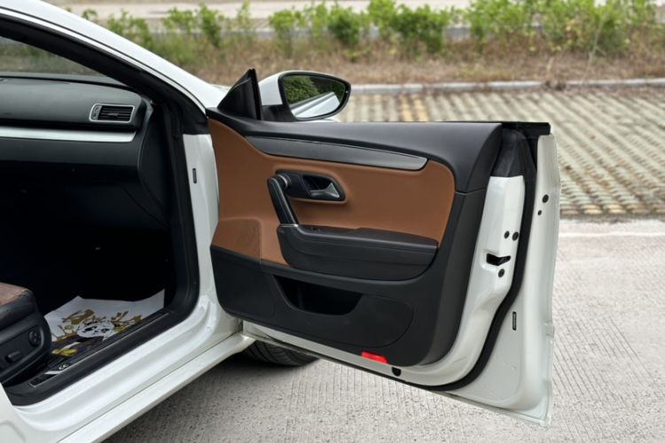 Used Volkswagen FAW-Volkswagen CC 2016 1.8TSI Luxury Model
