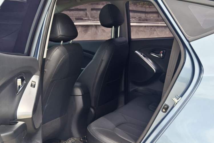 Used Hyundai ix35 2015 2.0L Automatic 2WD Smart Type China IV
