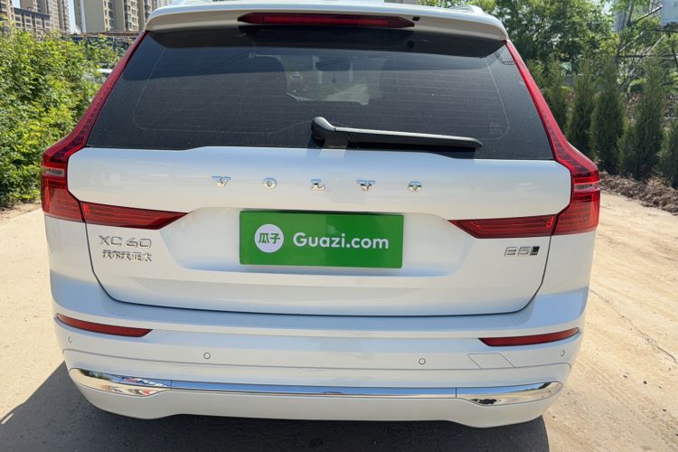 Used Volvo XC60 2024 B5 4x4 Smart Luxury Edition Exterior 4