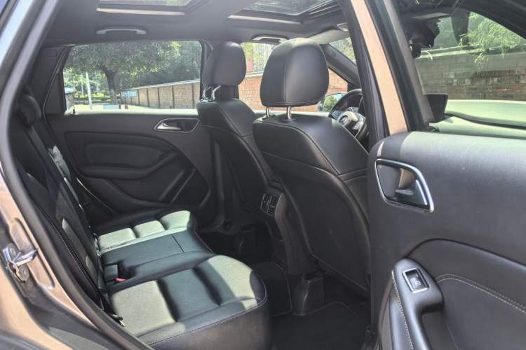 Used Mercedes-Benz B-Class 2019 B 200 Fashion Model