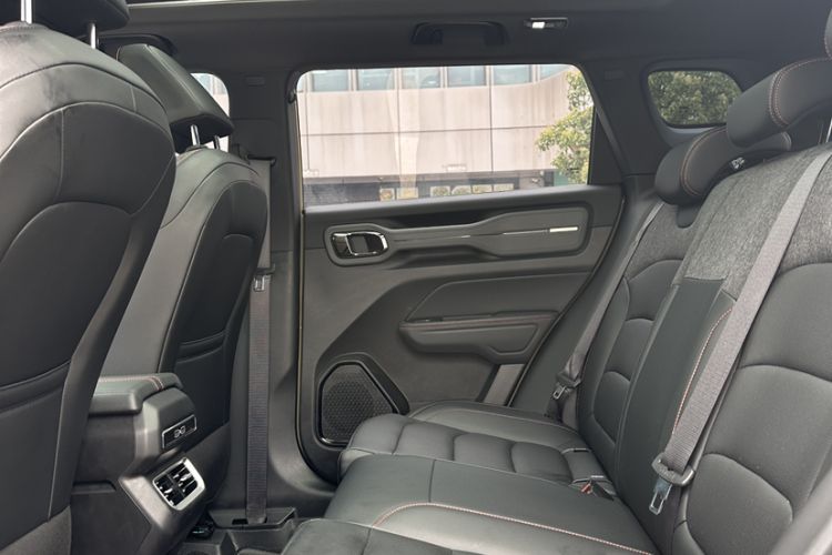 Used Geely Auto Cowboy 2025 1.5TD Trendy Play Edition
