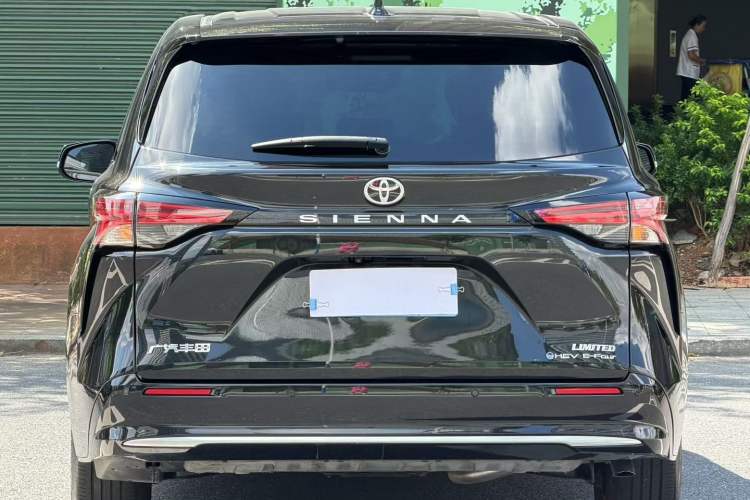 Used Toyota Sienna 2024 2.5L Hybrid Four-Wheel Drive Prestige Edition